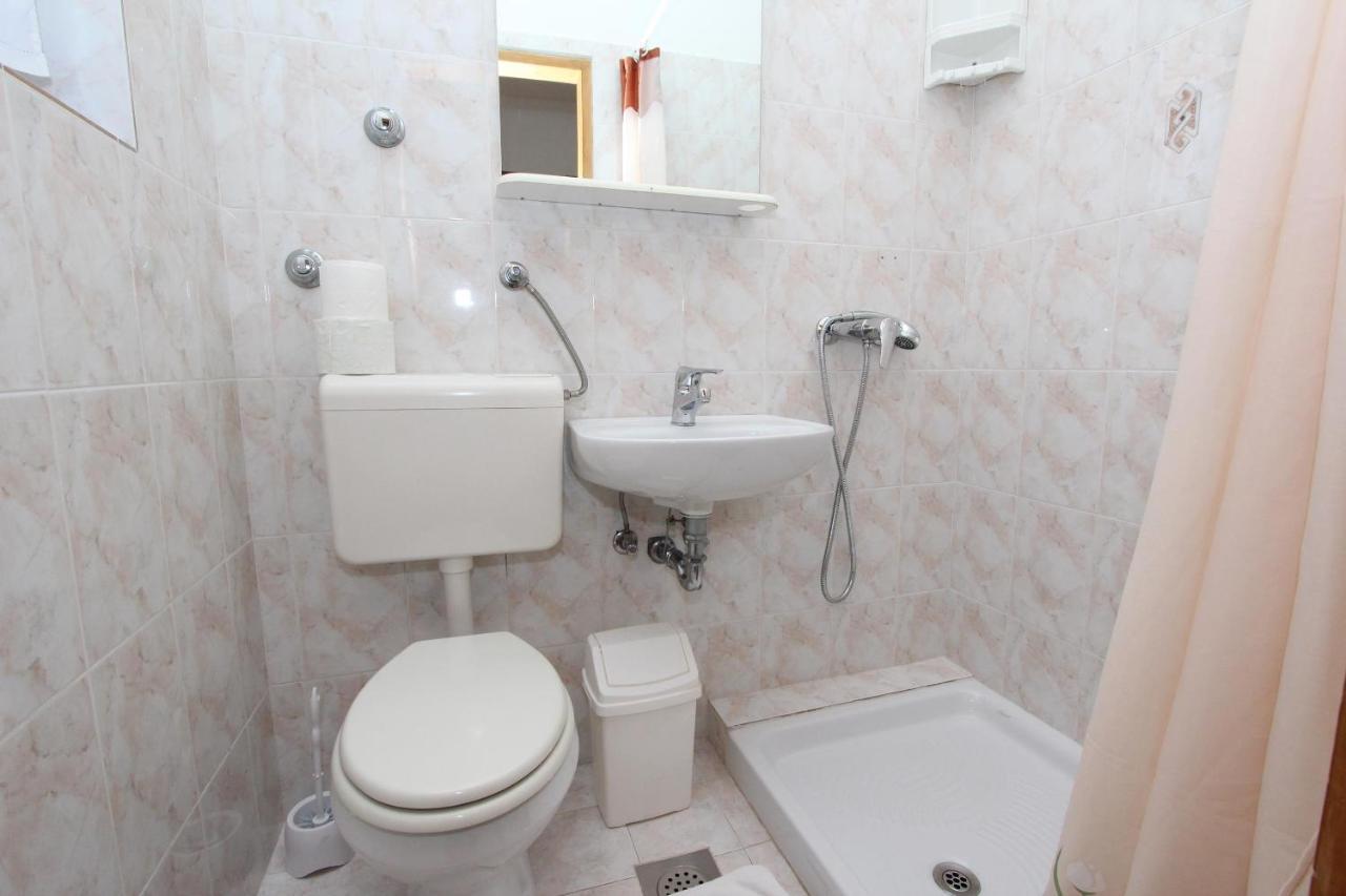 Apartments Denise 罗维尼 外观 照片