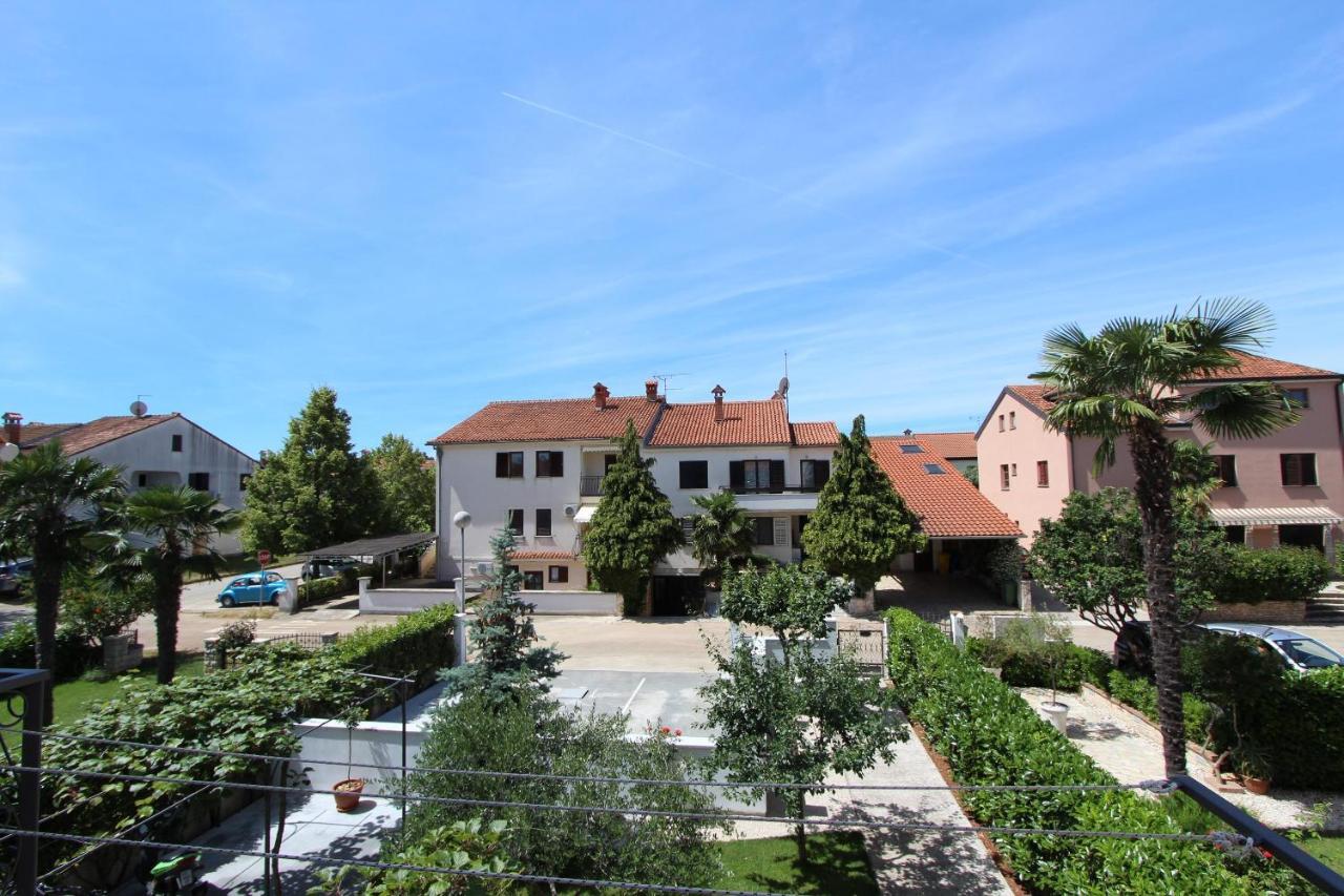 Apartments Denise 罗维尼 外观 照片